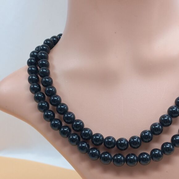 KJL for Avon  Midnight Rose  Beaded Necklace Earrings  Black and White Roses - Picture 4 of 9